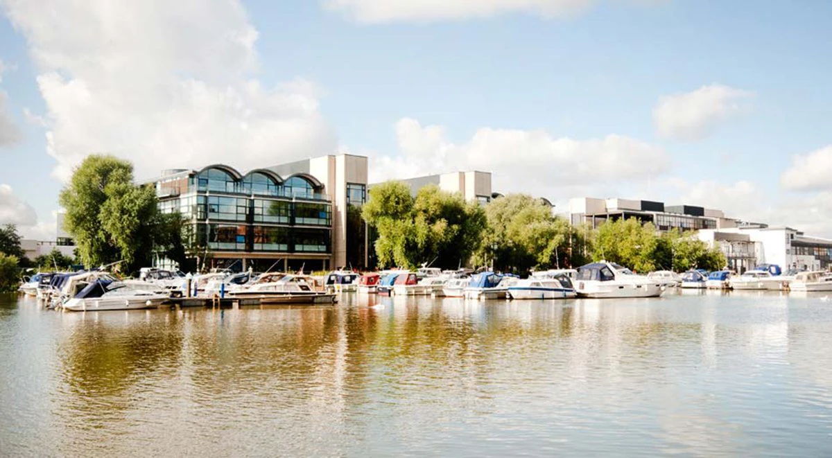 bookmyuniroom students accommodation ensuite Brayford Quay Lincoln UK