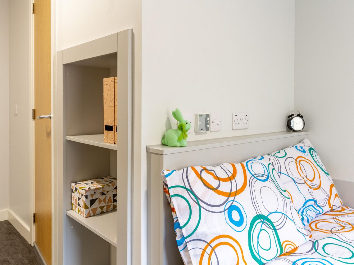 bookmyuniroom student rooms deluxe studio bed austen house southampton uk